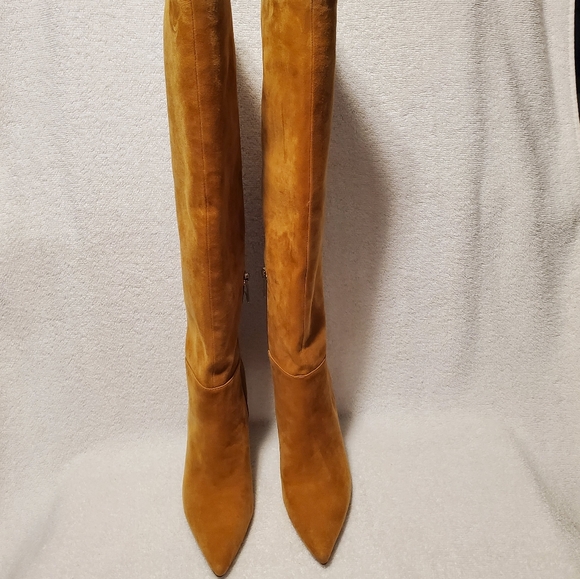 VINCE CAMUTO Kashleigh Pointed Toe Knee High Boot - Picture 2 of 15